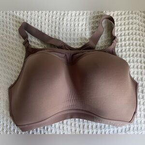 Victoria’s Secret Sport incredible max sports bra 34DDD. Mauve color